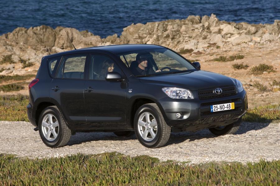  Toyota RAV4 2005 года  (фото 100 из 172)